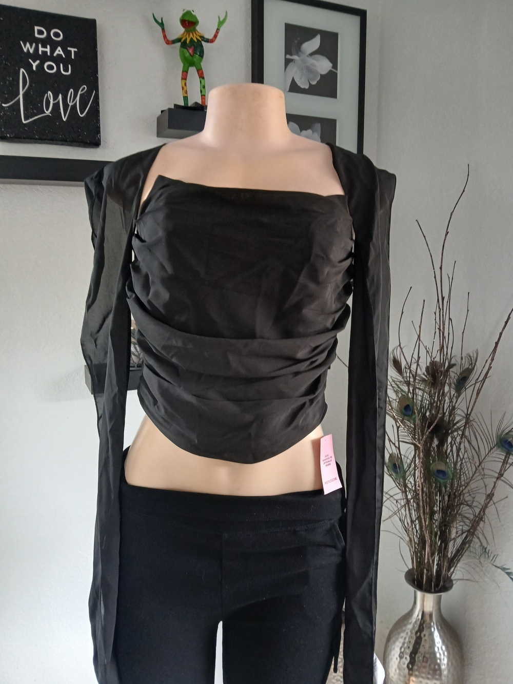 PrettyLittleThing Black Strapless Ruched Crop Top